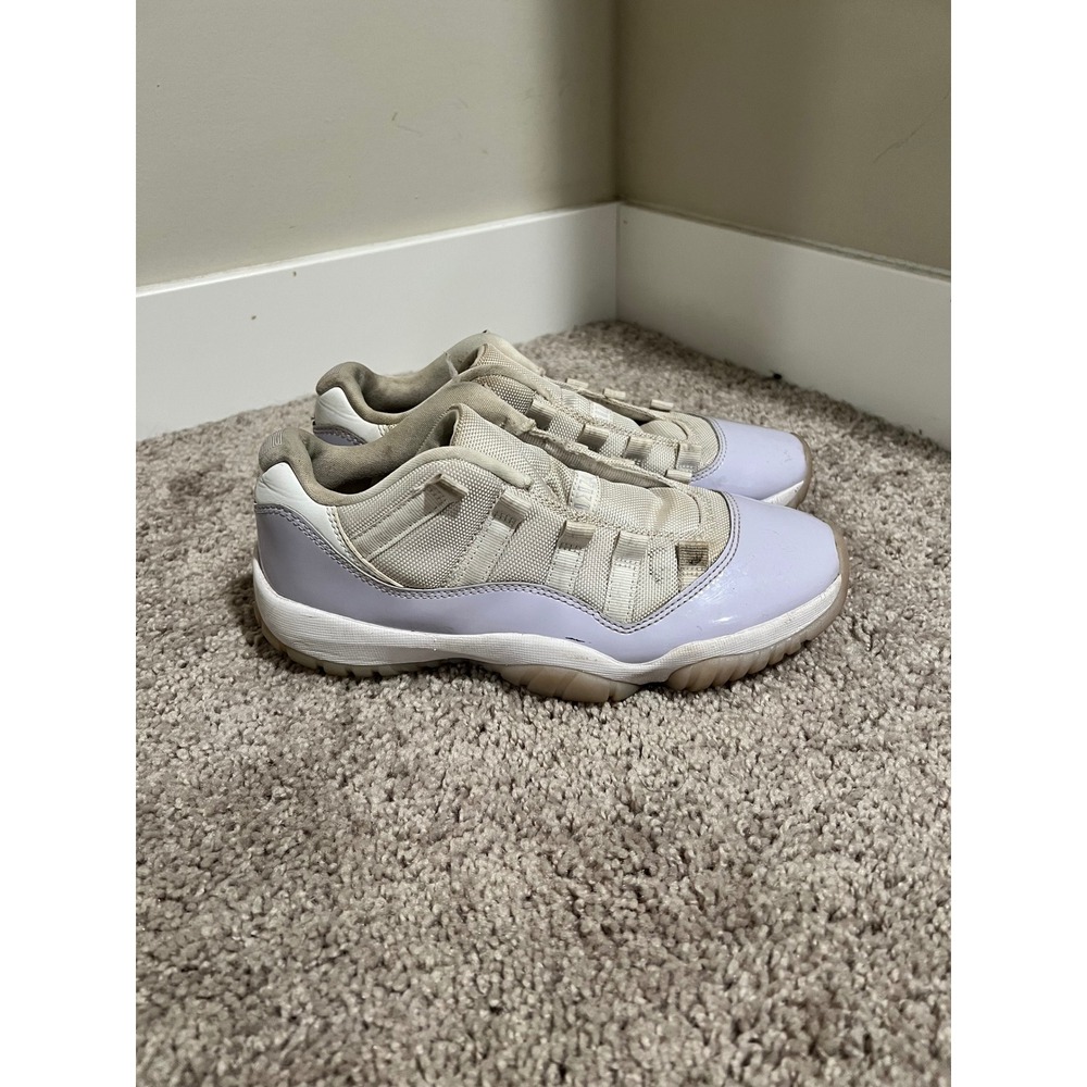Jordan 11 Retro Low Pure Violet White AH7860-101 Womens Size 8 Sneaker